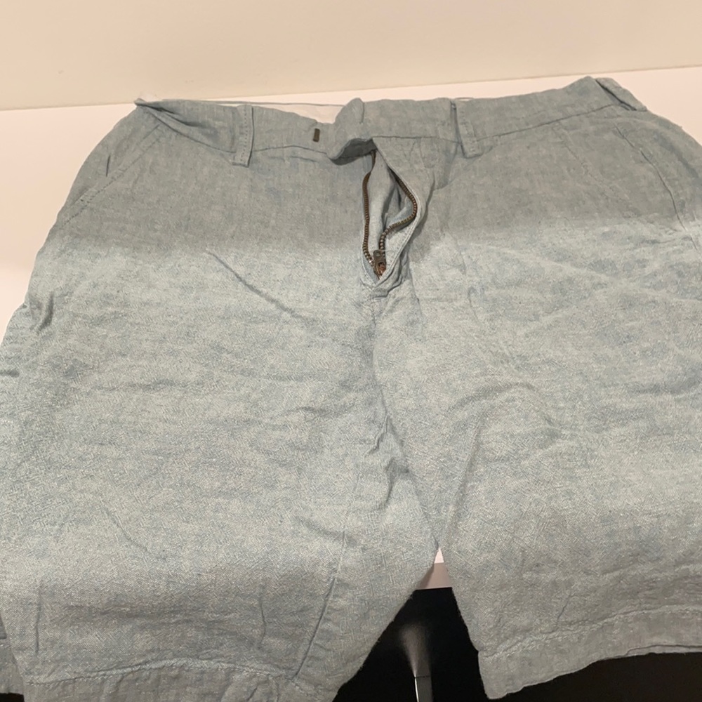 Green linen JCREW shorts  30” waist and 10” inseam.  Barely worn. Very cute
